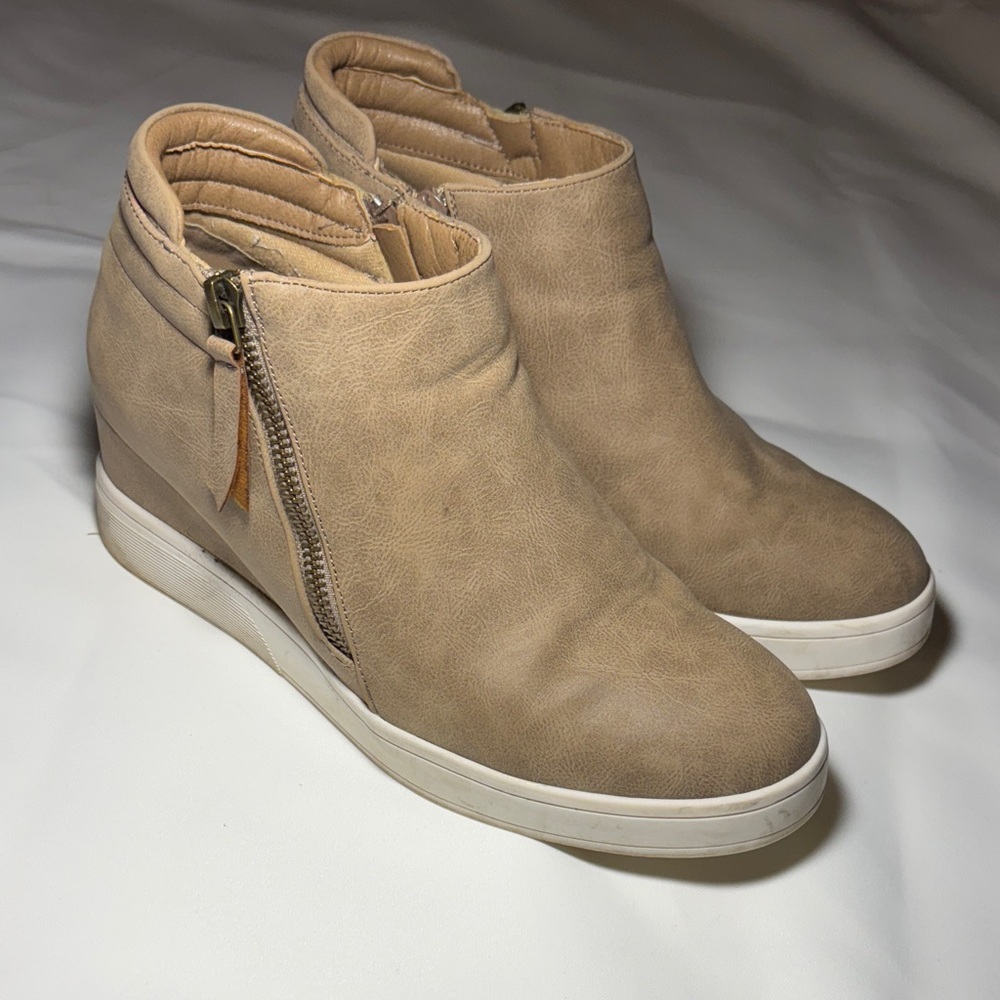 Dream Pairs Beige Ankle Booties